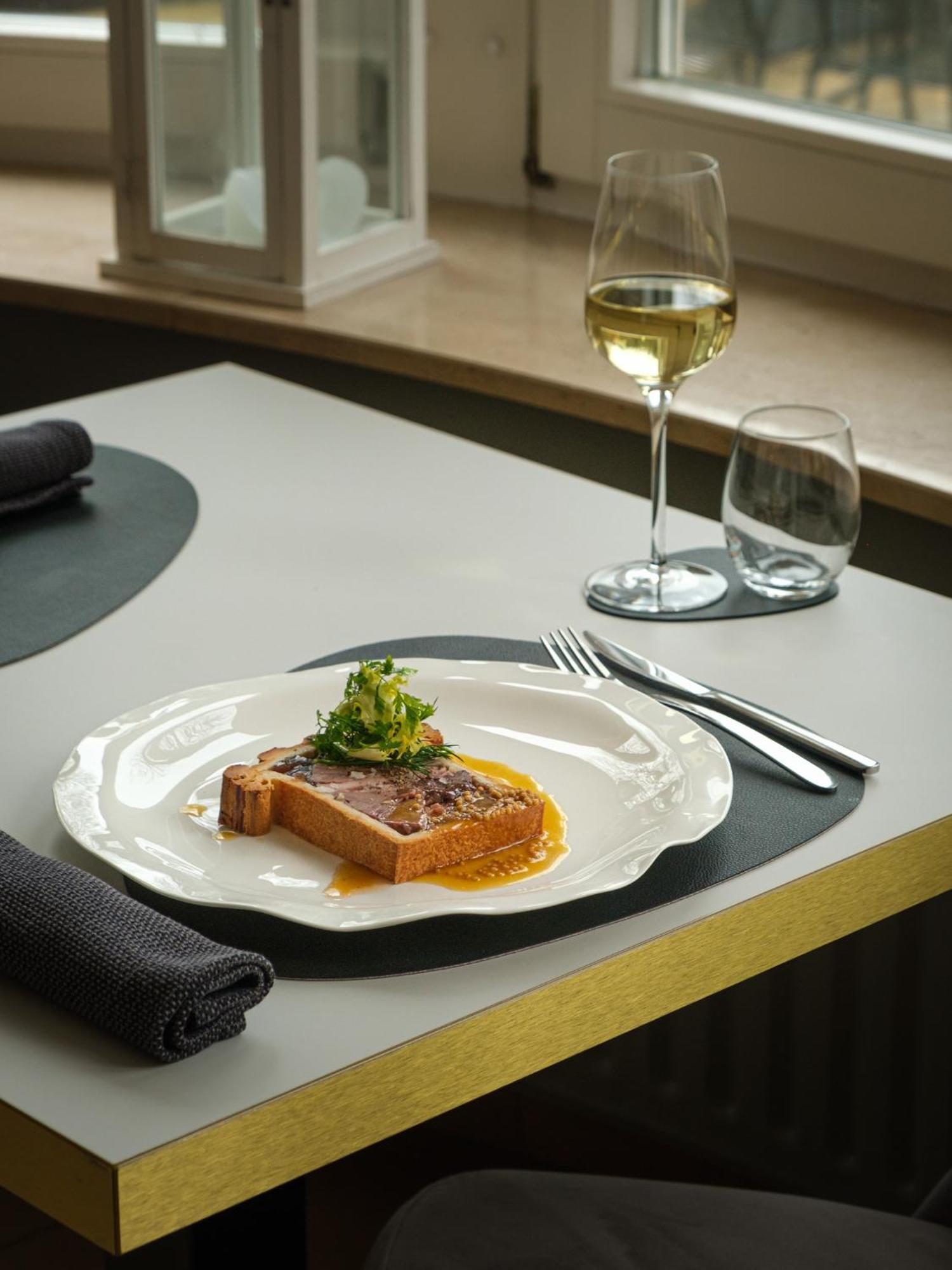 Hotel-Restaurant Beim Schlass Wiltz Eksteriør billede